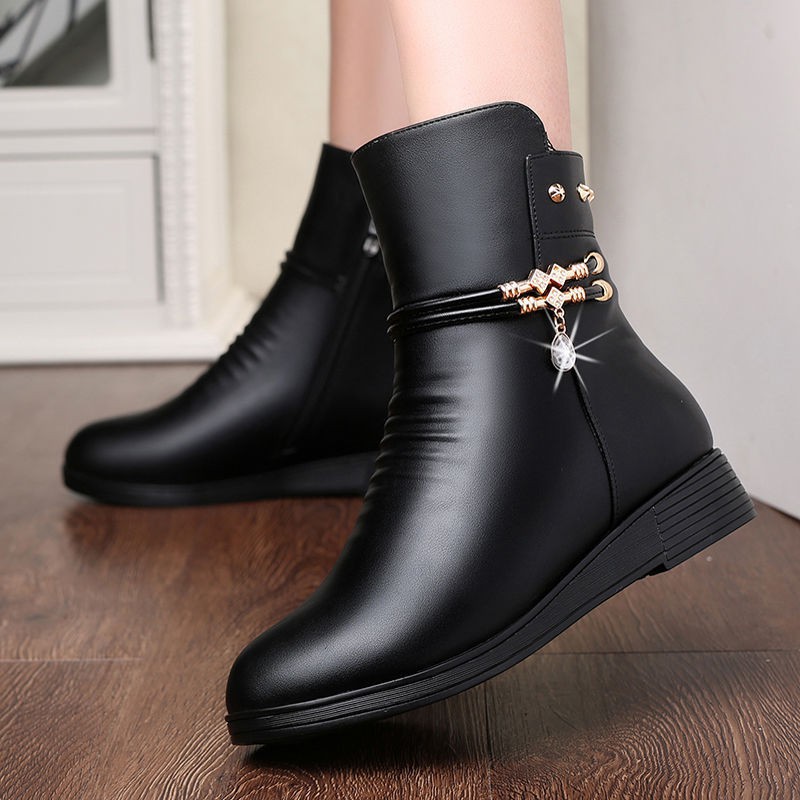 Boots Women's Autumn And Winter Mother Cotton Shoes Boots Soft Bottom Short Boots Plus Velvet Ladies Martin Boots Warm Middle-aged And Elderly Women's Shoes