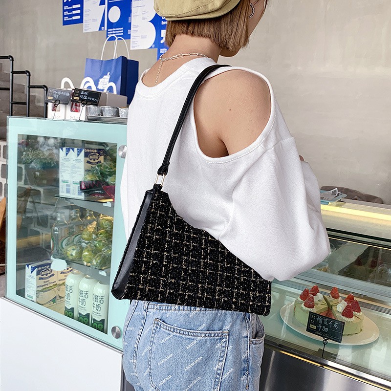 Ladies Small Fragrance Bag Handbag 2022 New Trendy Fashion Simple One Shoulder Underarm Bag Net Red Messenger Bag
