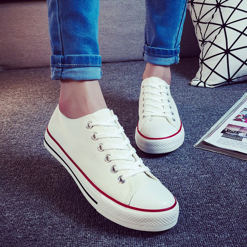 Flat-soled canvas shoes