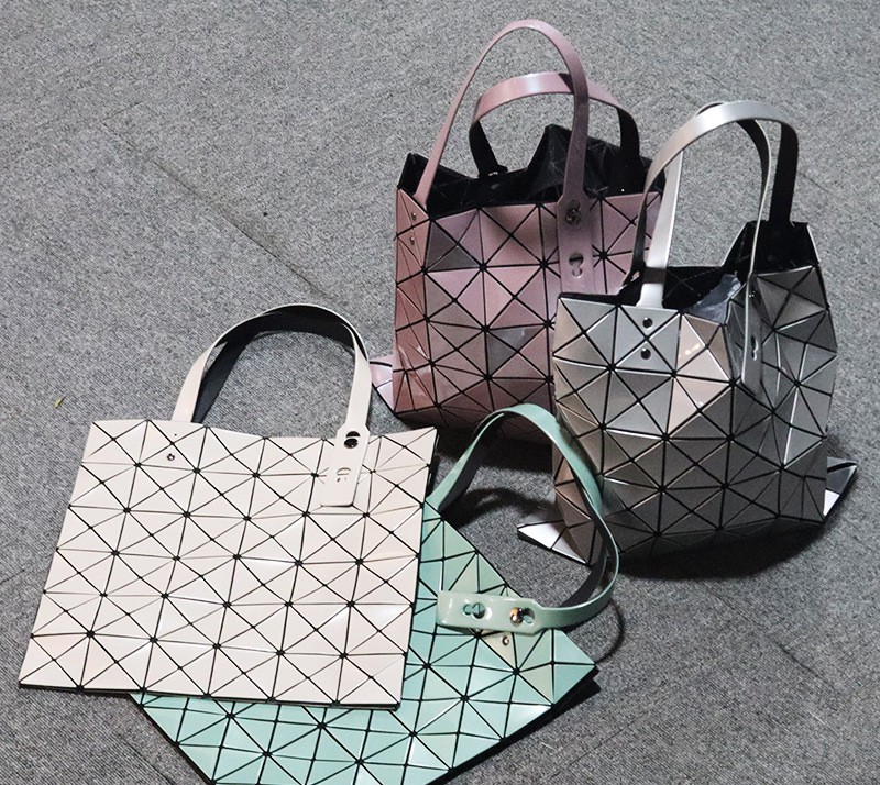Geometric Rhombus Bag 2022 New Japanese And Korean Women's Bag Fold Single Shoulder Underarm Bag Large Capacity Portable Tote Bag For Life